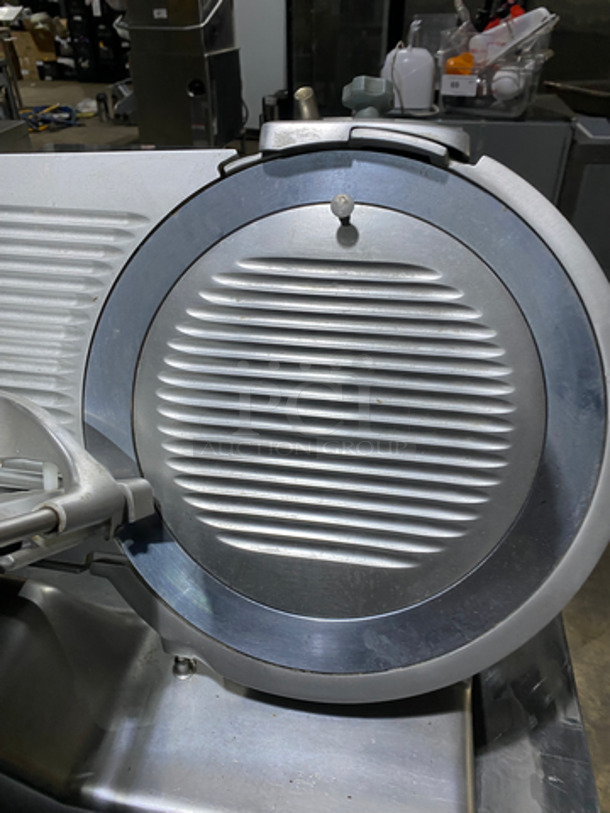 Sirman Commercial Countertop Meat/Deli Slicer! All Stainless Steel! Model: PALLADIO350 SN: 1606A07081 120V 60HZ 1 Phase - Image 5 of 10