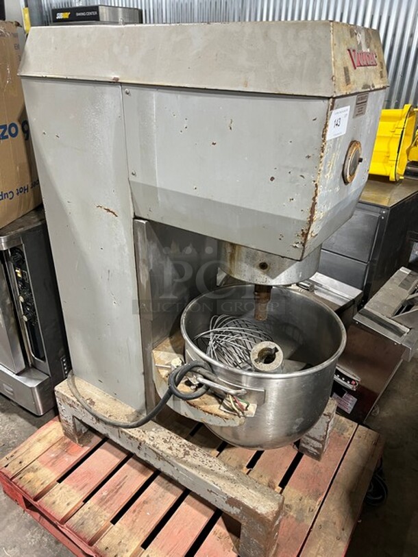 FAB! Vulcan Commercial Floor Style Metal Planetary 60 Quart Mixer w/ Mixing Bowl, Paddle Attachment, Whisk Attachment and Dough Hook Attachment! Model FM60 SN:810817 208V 3PH  - Image 7 of 9
