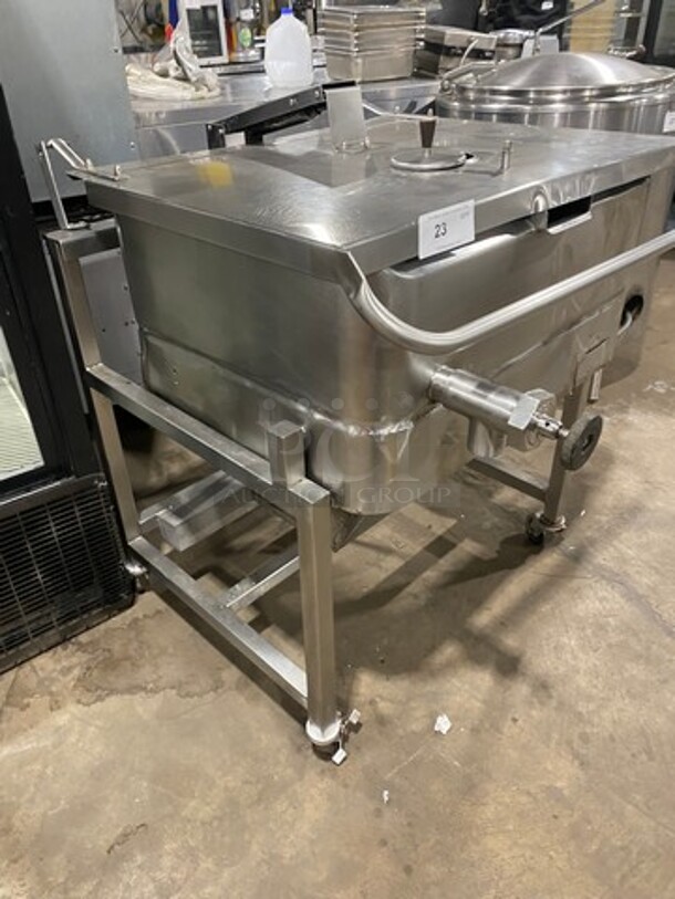 Groen Commercial Natural Gas Powered Skillet/Braising Pan! All Stainless Steel! On Casters! - Image 4 of 10