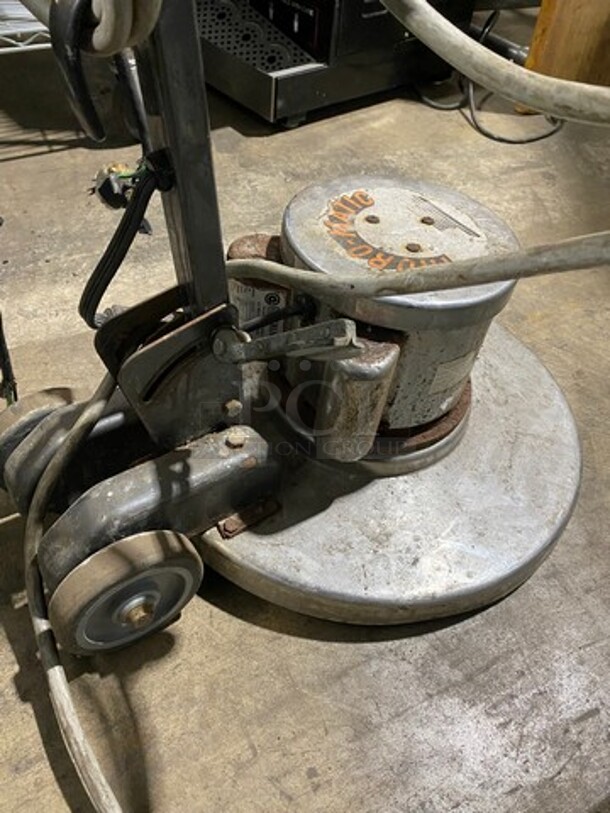 Thoro Matic Commercial Floor Buffer/ Polisher! - Image 4 of 6