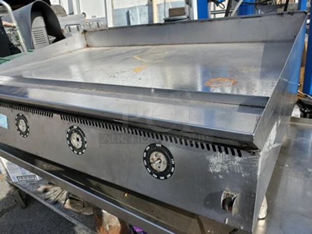 Star Ultra-max 48" Griddle(2 broken knobs) - Image 2 of 4