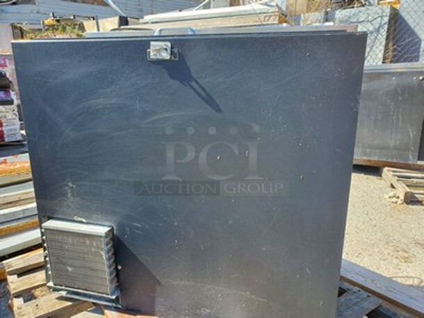 Perlick Beer Cooler.  - Image 1 of 4