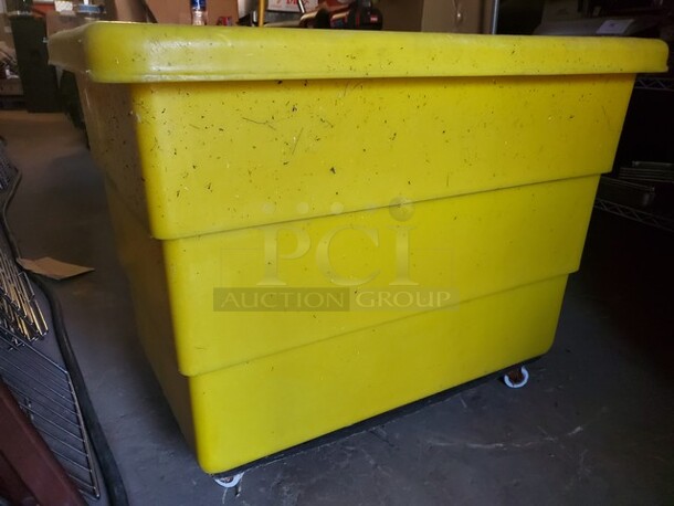  Plastic Bulk Box Truck - Image 2 of 6
