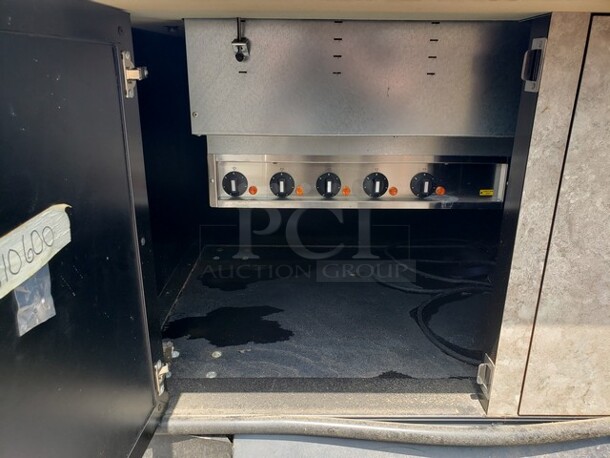 5 Well Mobile Food Cart w/ Enclosed Base, and Sneeze Guard! On Casters! - Image 4 of 6