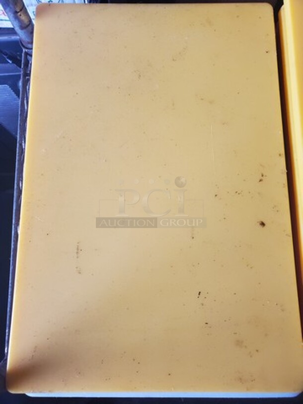 Choice 18" x 12" x 1/2" Polyethylene Cutting Board 5XBID - Image 2 of 3