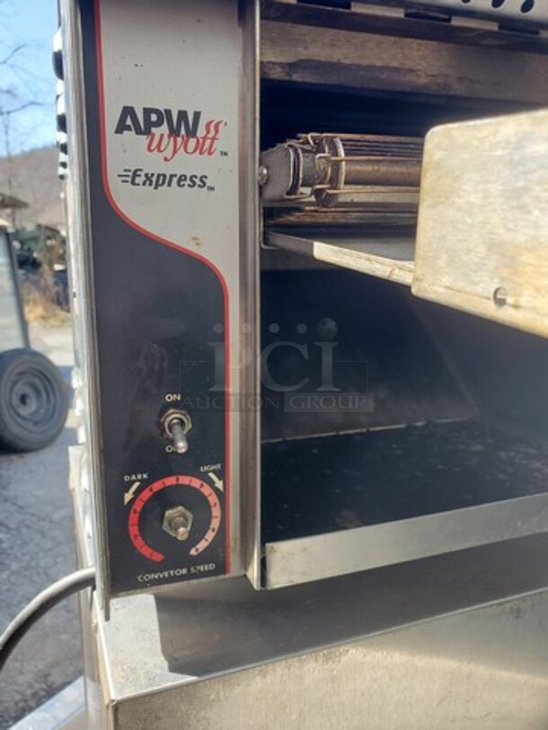 APW Wyott Express AT-EXPRESS Conveyor Toaster - 120V/1 Ph - 1725 Watts  - Image 3 of 6