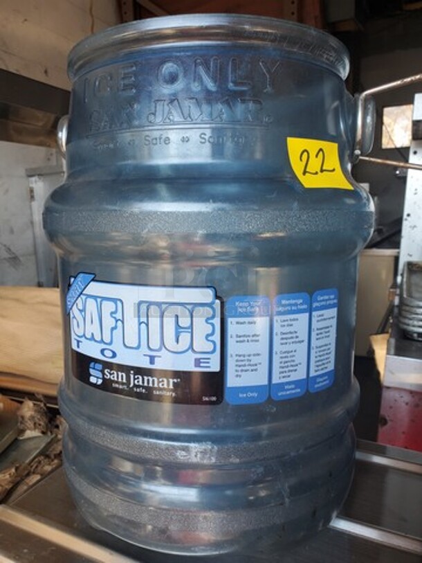 San Jamar® Heavy Duty Ice Tote - 6 Gallon - Item #1097930