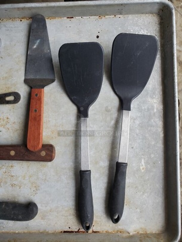 ALL ONE MONEY Kitchen Utensils!  - Image 4 of 4