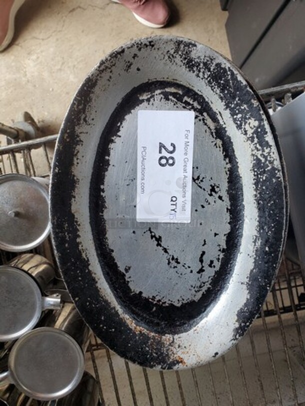 ALL ONE MONEY! Lot of 15 Oval Aluminum Sizzler Platter  - Image 2 of 3