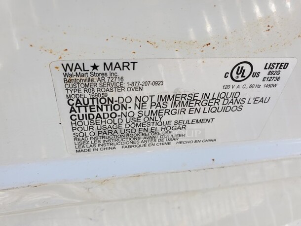R08 Roaster Oven. Knob is cracked but still appears to turn fine. - Image 3 of 3