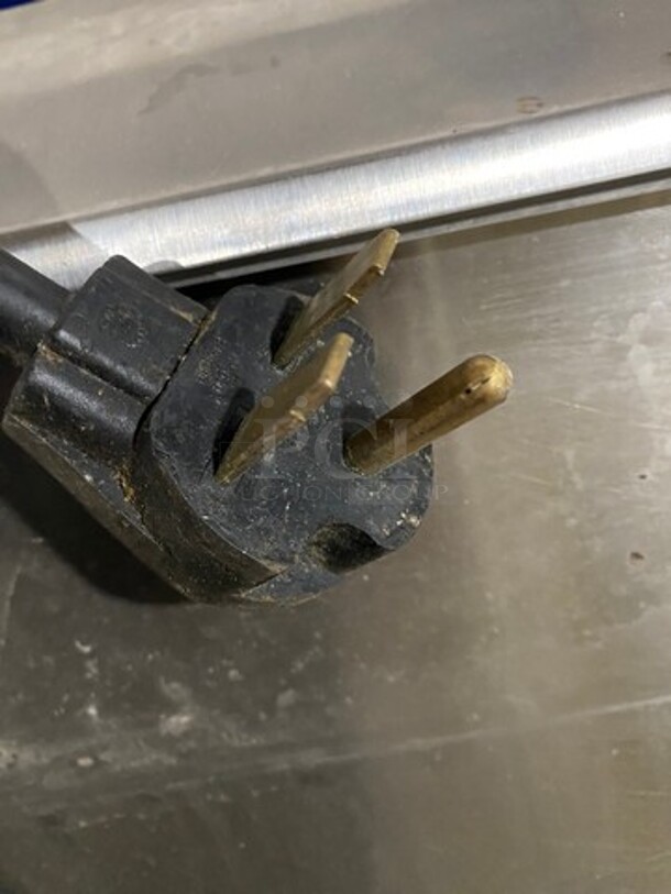 2014 Electrolux Commercial Countertop Electric Powered Panini Flat Press! With Digital Controls! Stainless Steel Body! On Small Legs! Model: HSPPUSAT SN: 44210002 208V 60HZ 1 Phase - Image 9 of 9