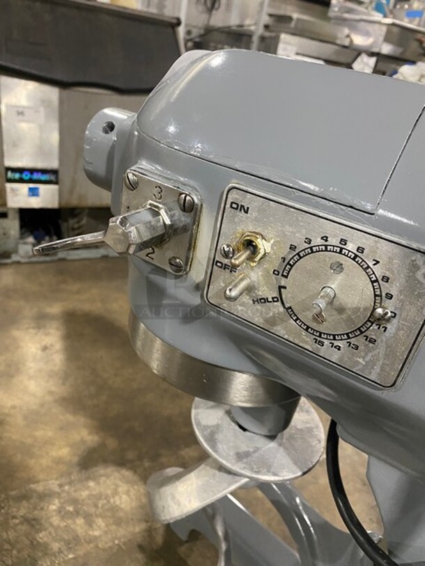 Hobart Commercial 20QT Planetary Mixer! With Spiral Hook Attachment! Model: A200T SN: 11216265! 115V 60HZ 1 Phase! - Image 6 of 9