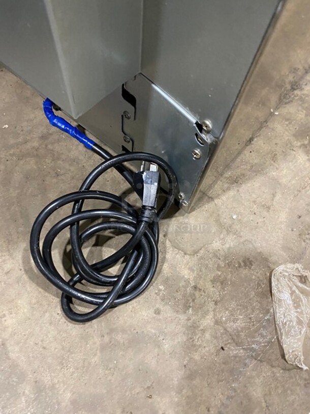 2021 Zline Commercial Gas Powered 4 Burner Stove! With Oven Underneath! Stainless Steel! On Legs! MODEL RG30 SN: RG30GE21050257-02 120V - Image 11 of 11