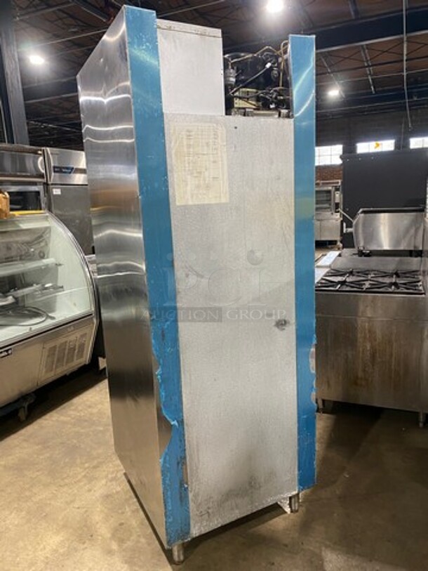 Traulsen Commercial Single Door Reach In Freezer! All Stainless Steel! On Legs! Model: RLT132WUTFHS SN: T02633L08! 115V 60HZ 1 Phase! - Image 4 of 9
