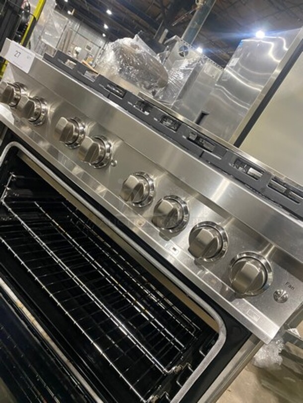SWEET! Zline Gas Powered 6 Burner Stove! With Oven Underneath! Stainless Steel! MODEL RG36 SN:RG36GE2204007903 120V  - Image 8 of 11
