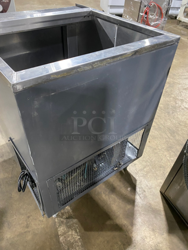 Commercial Refrigerated Sandwich Prep Table! With Single Door Storage Space Underneath! All Stainless Steel! On Legs! - Image 3 of 8