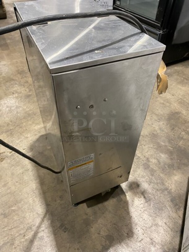 NICE! Bunn Commercial Countertop Hot Chocolate/ Hot Beverage Dispenser! All Stainless Steel! On Legs! Dunkin Donuts Edition! Model: FMDDBC3 SN: FMD0078333 120/240V 60HZ 1 Phase - Image 4 of 8