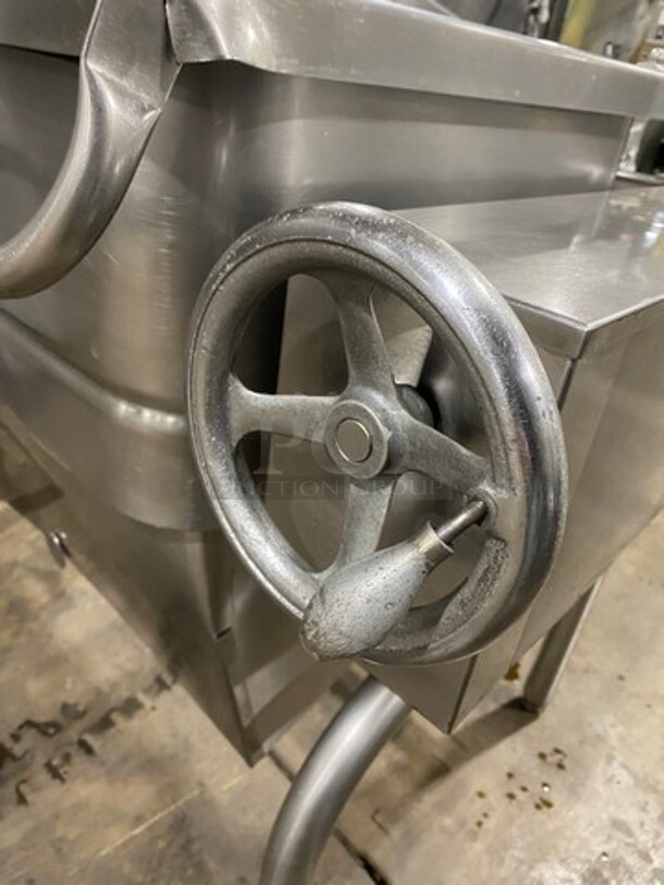 Groen Commercial Natural Gas Powered Skillet/Braising Pan! All Stainless Steel! On Legs! - Image 6 of 8