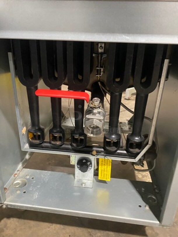 Like New! Sierra Commercial Natural Gas Powered Deep Fat Fryer! With 2 Metal Frying Baskets! With Backsplash! All Stainless Steel! On Casters! Model: SRF7580NG SN: 170802367 - Image 8 of 10