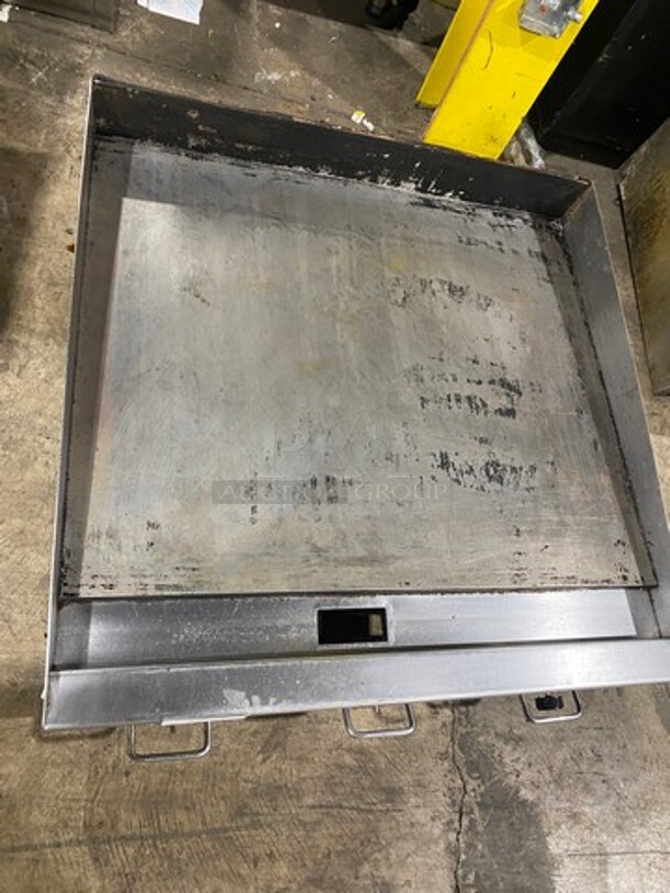 Vulcan Commercial Countertop Natural Gas Powered Flat Top Griddle! With Back And Side Splashes! All Stainless Steel! On Legs! Model: MSA36201 SN: 650167460 - Image 5 of 9