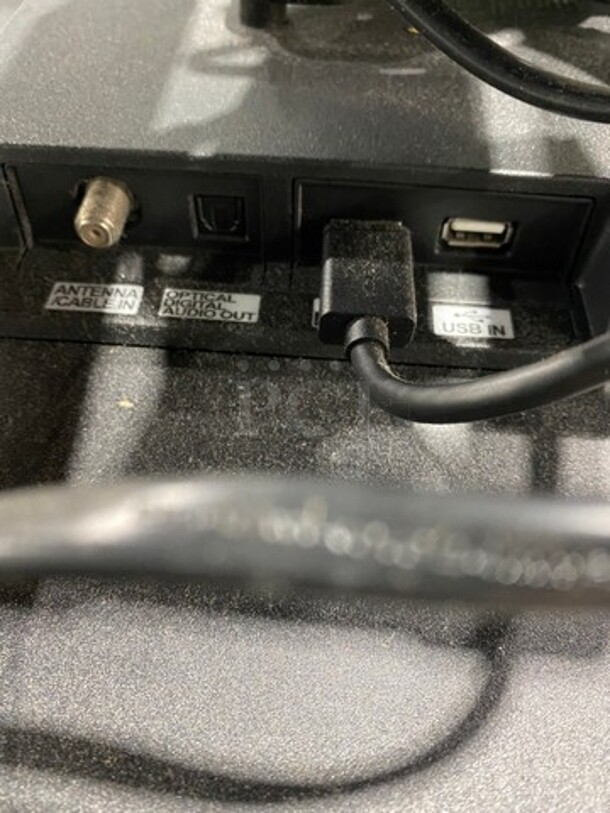 WOW! LG Flat Screen Tv! - Image 4 of 6