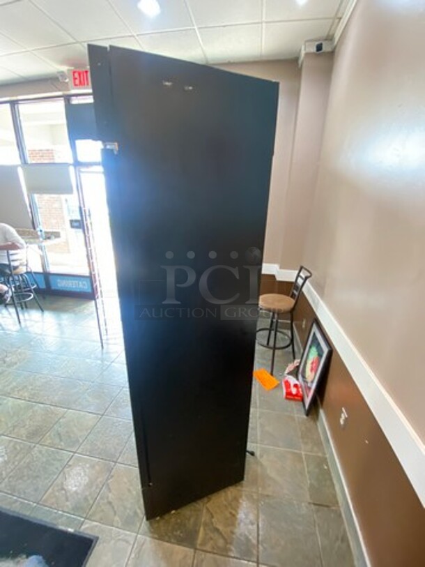 Avantco Commercial Single Door Reach In Cooler Merchandiser! With View Through Door! Poly Coated Racks! WORKING WHEN REMOVED! Model: 178GDC15HCB SN: 7568310421063747 115V - Image 3 of 7