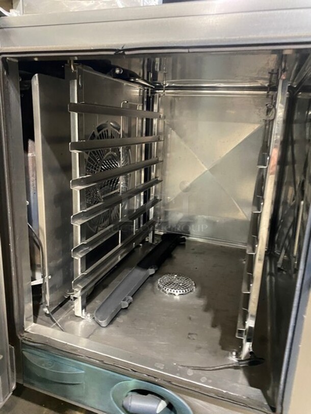 WOW! Rational Commercial Natural Gas Powered Combi Oven! All Stainless Steel! On Legs! 120V 1 Phase! Model: SCC61G! - Image 6 of 9