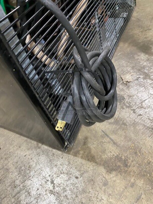 Metalfrio Commercial Single Door Reach In Cooler Merchandiser! With View Through Door! With Poly Coated Racks! Model: NG27CHC 120V - Image 8 of 8