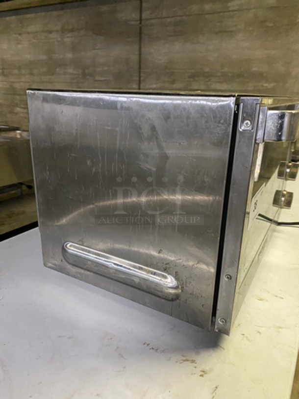 Waring Commercial Countertop Half Size Convection Oven! With Metal Oven Racks! With View Through Door! All Stainless Steel! Model: WCO500X 120V 60HZ - Image 3 of 8