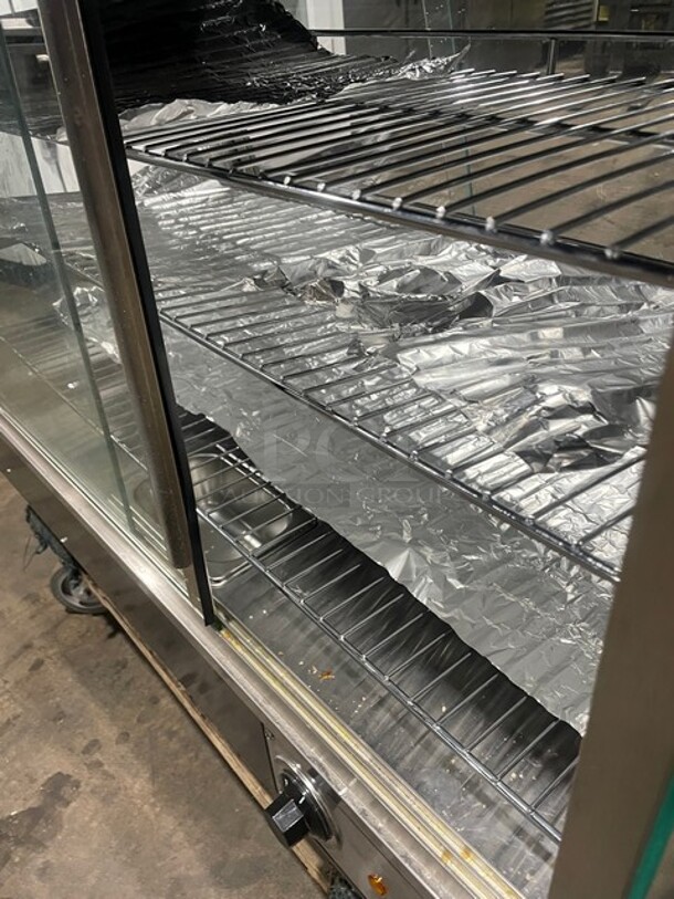 Late Model 2023! Marchia 34" Heated Countertop Display! With Rear Sliding Doors! With Metal Racks! 110-120V! Model: MHCC136! - Image 5 of 8