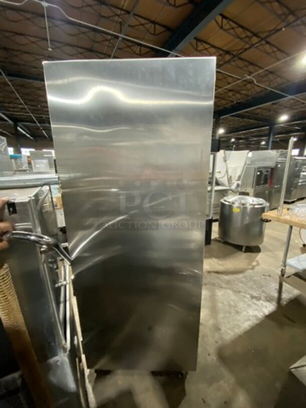 Traulsen Commercial 4 Split Door Reach In Cooler! With Poly Coated Racks And Built In Pan Racks! All Stainless Steel! On Casters! Model: AHT232NUT122 SN: T722770L99 115V 1 Phase - Image 4 of 12