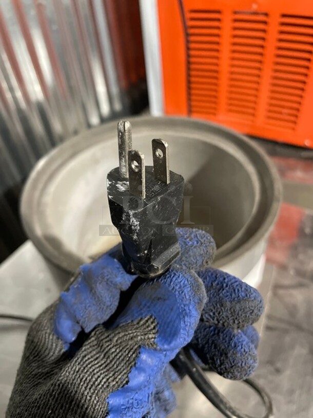 Vollrath Round Heat And Serve Rethermalizer! MODEL HS11 SN: X214-00266764-006 120V  - Image 7 of 8