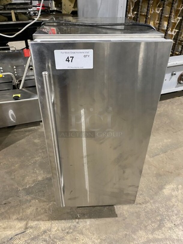 ALL Stainless Steel! SCOTSMAN Stainless Steel Undercounter Nugget Ice Machine! 
115V /60 Hz/1 phase - Image 1 of 6