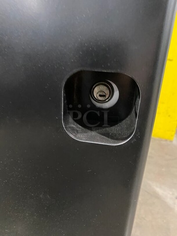 LATE MODEL! 2019 Jofemar Commercial Digital Vending Machine! With Keys! Model: ESPLUSV6S/GRUPO SN: 000001200 - Image 9 of 10