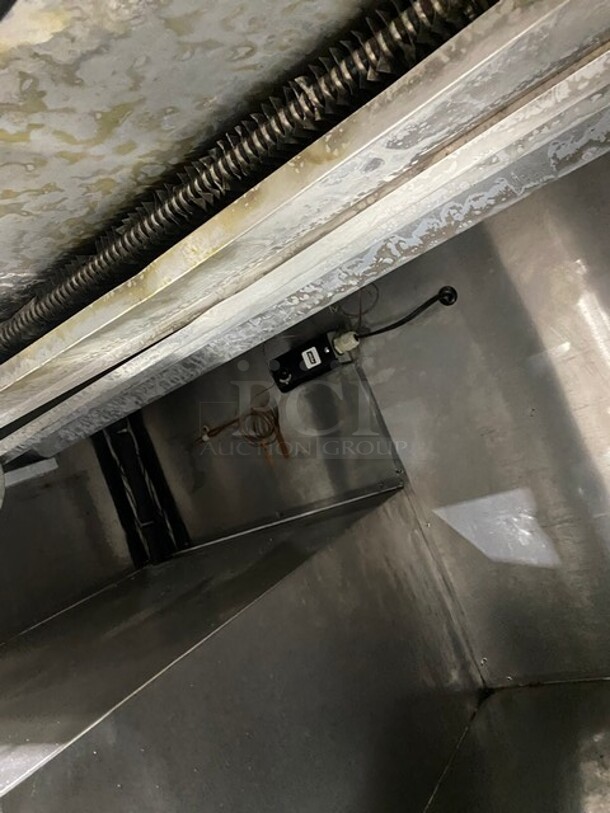 Leader Commercial Refrigerated Pizza Prep Table! With 2 Door Underneath Storage Space! All Stainless Steel! With Commercial Cutting Board! Model DR48SC Serial PT034266! 115V 1Phase! On Casters! - Image 7 of 10