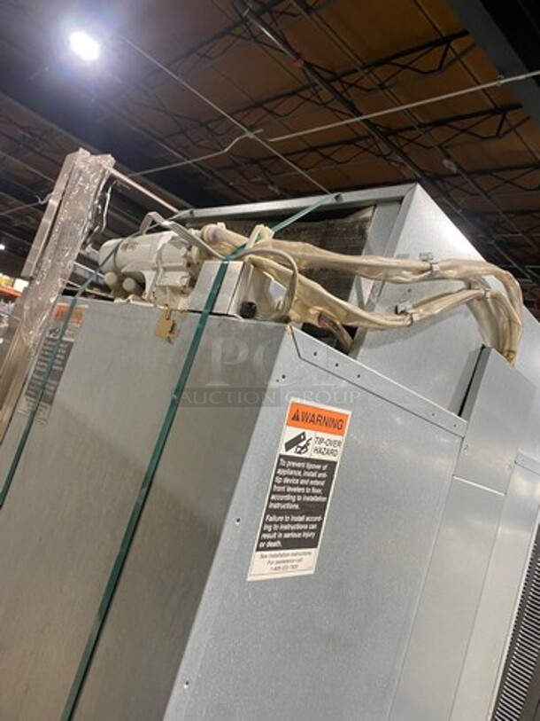 Sub Zero Upright Half Cooler Half Freezer Combo Unit! With Poly Coated Racks And Shelves! Stainless Steel! Model: BI36SSCH SN: F2930216 115V 60HZ 1 Phase - Image 9 of 9