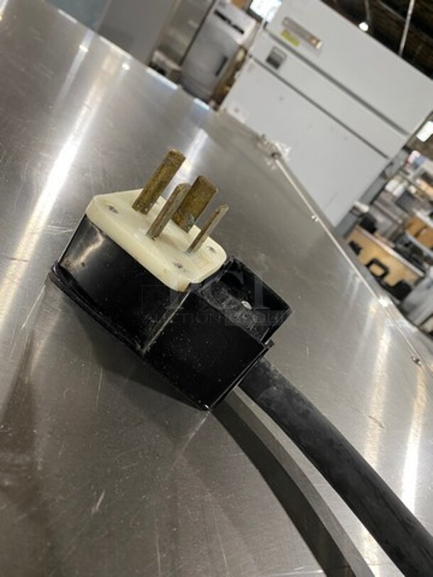 WOW! LATE MODEL 2014! Alto Shaam Commercial Combitherm Convection Oven! On Commercial Equipment Stand! All Stainless Steel! On Legs! Model: 1010ESI SN: 1399869000 208/240V 60HZ 1 Phase! Working When Removed!  - Image 10 of 10