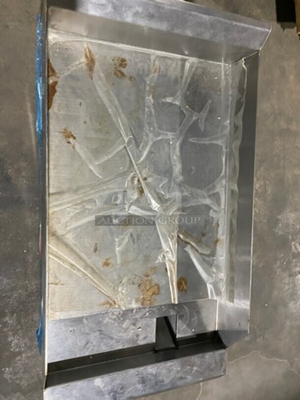 WOW! NEW! Rocket Commercial Countertop Gas Powered Flat Top Griddle! With Back And Side Splashes! All Stainless Steel! On Legs! Model: RCPGT15GCT - Image 5 of 7