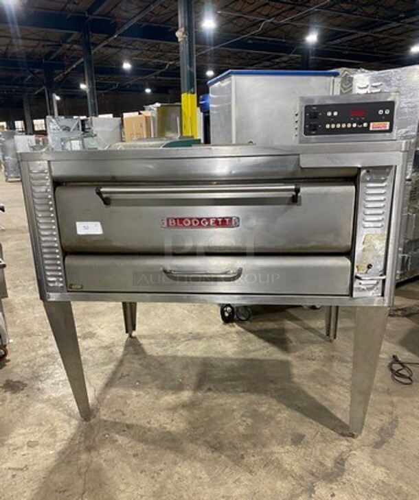WOW! Blodgett Electric Powered Single Deck Pizza/Baking Oven! All Stainless Steel! On Legs! WORKING WHEN REMOVED! Model: 1048DD/AA-S SN: 112296QC092A 120V 60HZ 1 Phase