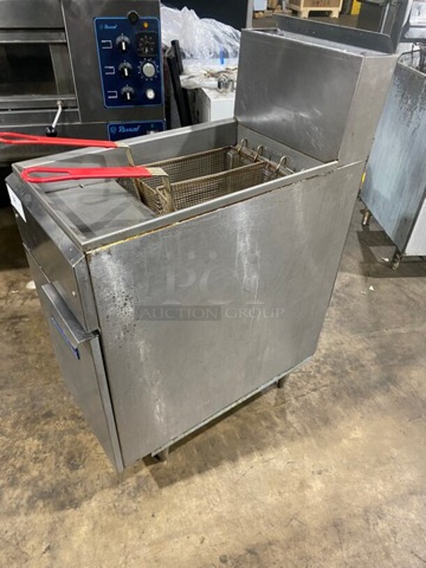 Imperial Commercial Natural Gas Powered Deep Fat Fryer! With Backsplash! With 2 Metal Frying Baskets! All Stainless Steel! On Legs! - Image 3 of 8