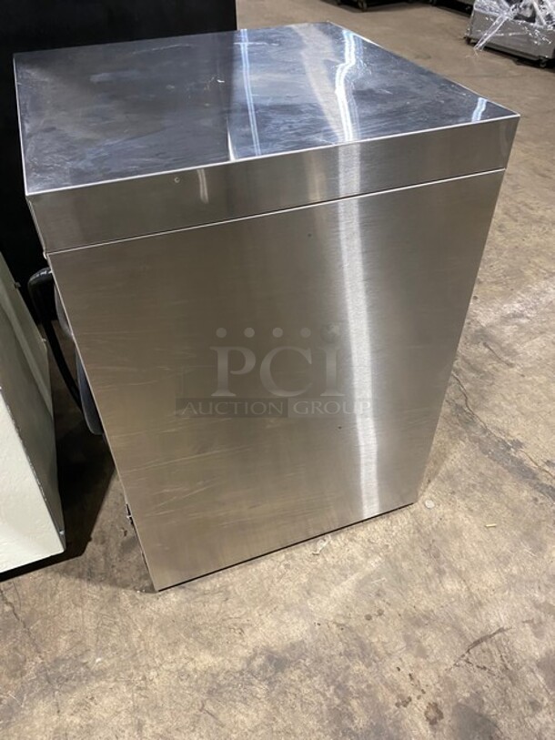 Champion Commercial Undercounter Dishwasher! All Stainless Steel! Model: UH230B SN: W2111103977 120/208/230V 60HZ 3 Phase - Image 4 of 9
