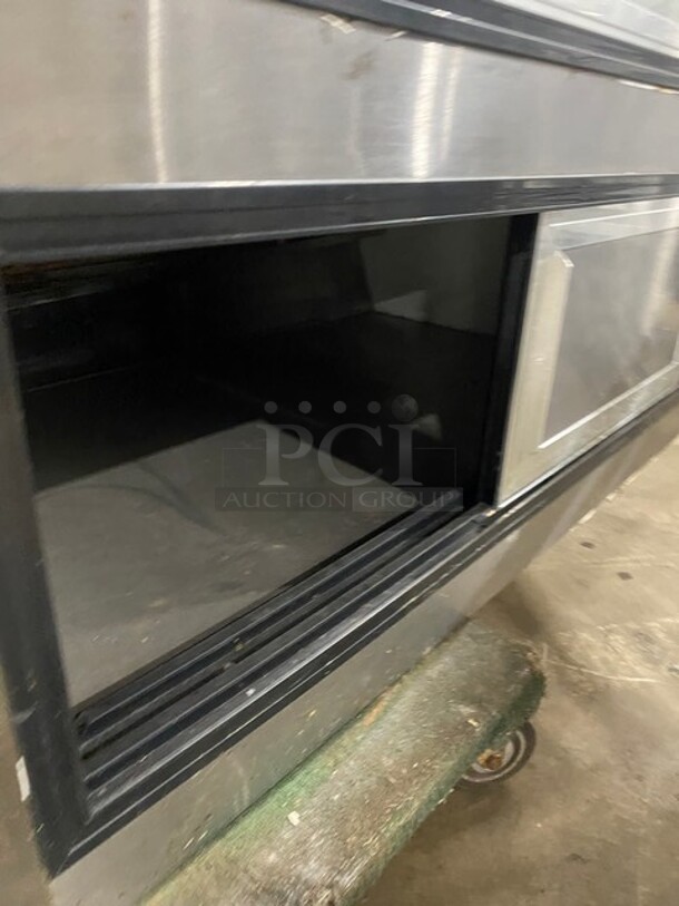 WOW! Leader Commercial Refrigerated Curved Glass Bakery/Deli Display Case Merchandiser! With 2 Stainless Steel Shelves! With Rear Sliding Door Access! 115V 1 Phase! Model: RHDL72 S/C SN: PT10m1682a! - Image 7 of 8