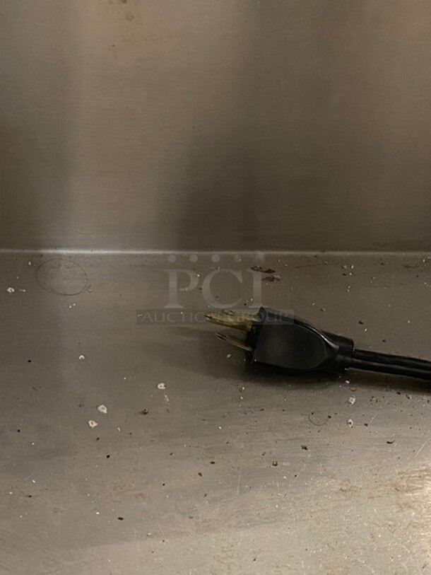 Vollrath Commercial Refrigerated Food Serving Station Counter/ Cold Pan! With Sneeze Guard! With Lowering Prep Line! Stainless Steel Body! On Casters! Model: R3871660 SN: B31500809205001 120V 60HZ 1 PH - Image 9 of 9