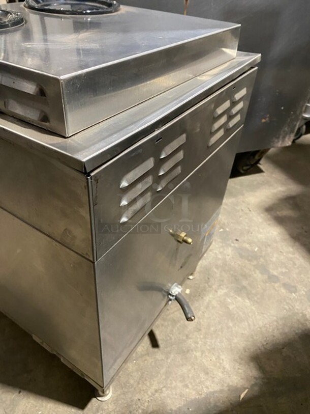 Bunn Commercial Countertop Dual Coffee Machine! With 4 Coffee Pot Warmers! All Stainless Steel! On Small Legs! Model: CDBC2/2TWIN SN: TWIN055798 120V 60HZ 1 Ph - Image 4 of 9