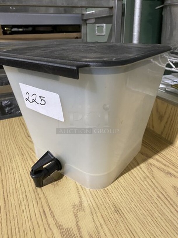 Plastic Beverage Dispensor! - Image 2 of 6