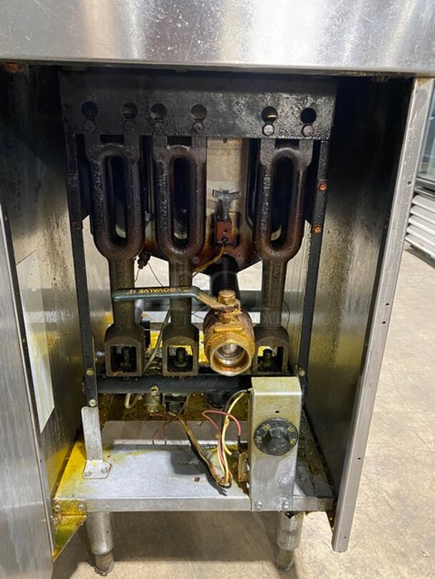 All Stainless Steel! Commercial Natural Gas Powered Deep Fat Fryer! With Backsplash!  On Legs! - Image 6 of 9