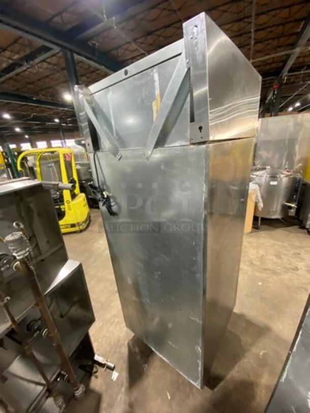 Victory Commercial Single Door Reach In Freezer! All Stainless Steel! On Legs! Model: FS1DS7EW SN: D0746877 115V 60HZ 1 Phase - Image 4 of 9