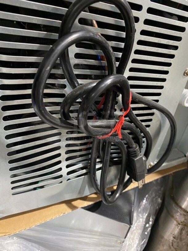 NEW! OUT OF THE BOX! SCRATCH-N-DENT! Whynter Undercounter Built In Ice Maker! 25LB Ice Capacity! All Stainless Steel! Model: UIM502SS 115V - Image 9 of 9