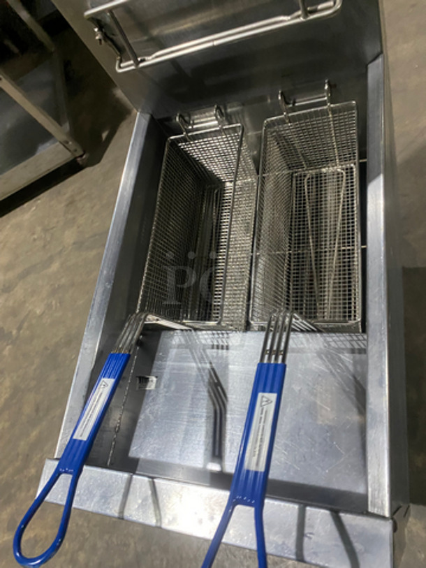 Dean Commercial Natural Gas Powered Deep Fat Fryer! With Backsplash! All Stainless Steel! On Legs! Model: SR42GN SN: 1410MA0813 - Image 5 of 9