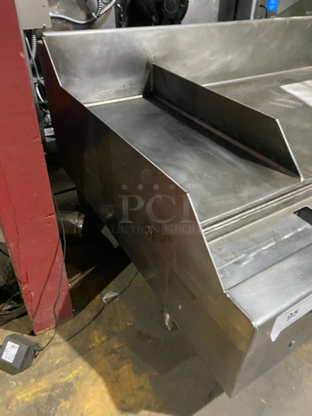A GREAT BUY! Woodstone Commercial Countertop Natural Gas Powered Flat Griddle! With Split Top! With Back & Side Splashes! All Stainless Steel! - Image 2 of 9